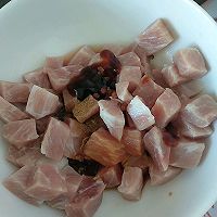 家庭版牙签肉哈哈的做法图解2