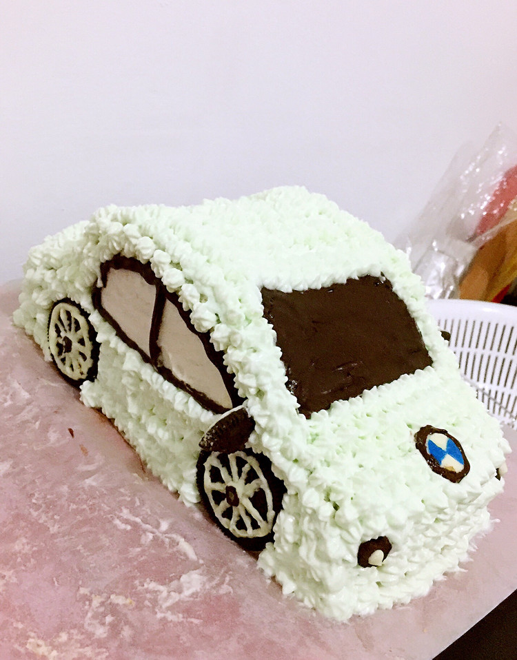 汽车生日蛋糕（8寸）的做法