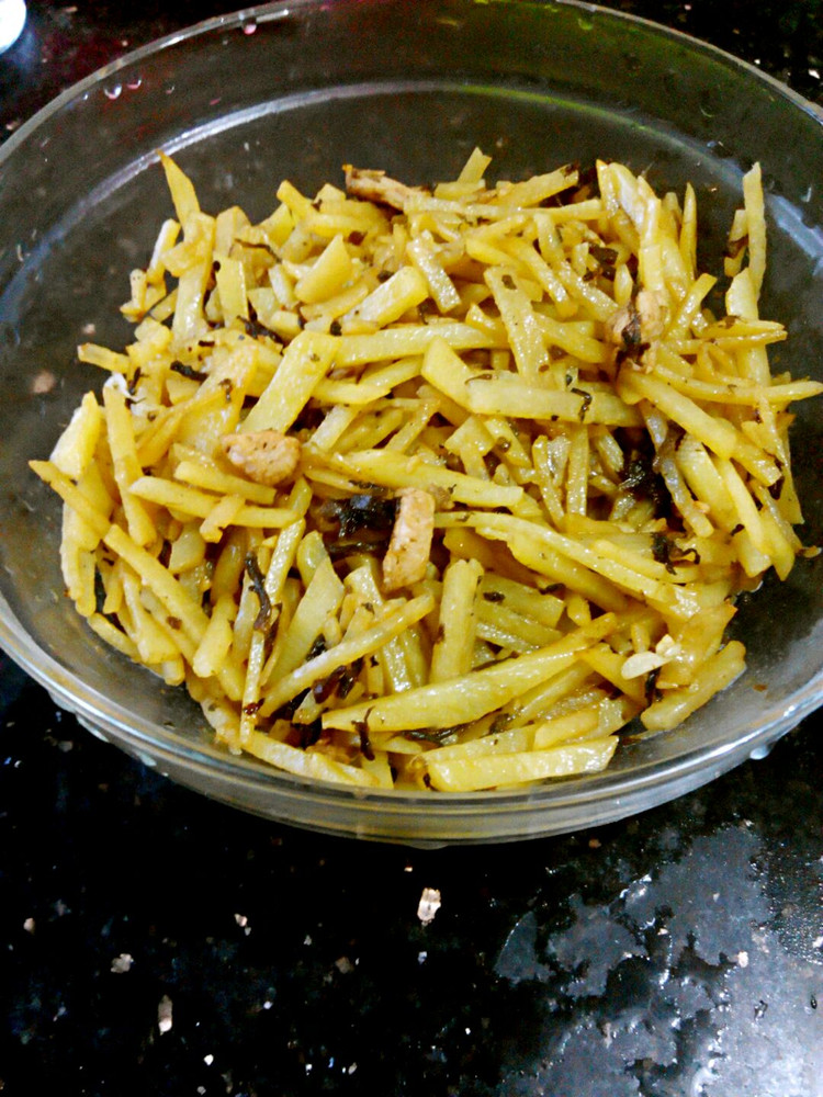 橄榄菜炒土豆丝的做法