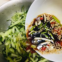 #夏日餐桌降温企划#捞汁黄瓜花生米的做法图解4