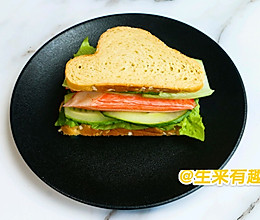 低脂黄瓜蟹柳燕麦三明治的做法