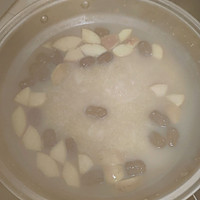 小米粥的做法图解1