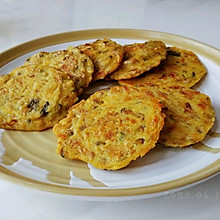 蛋香虾黄槐花饼