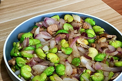 洋葱蚕豆炒肉