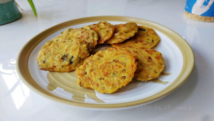 蛋香虾黄槐花饼