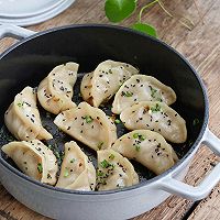 牛肉大葱煎饺的做法图解15