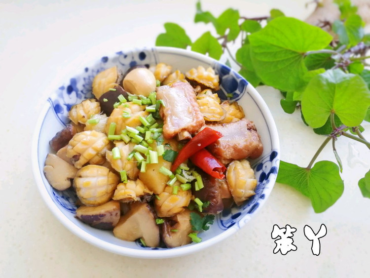 小鲍鱼香菇排骨炖土豆的做法