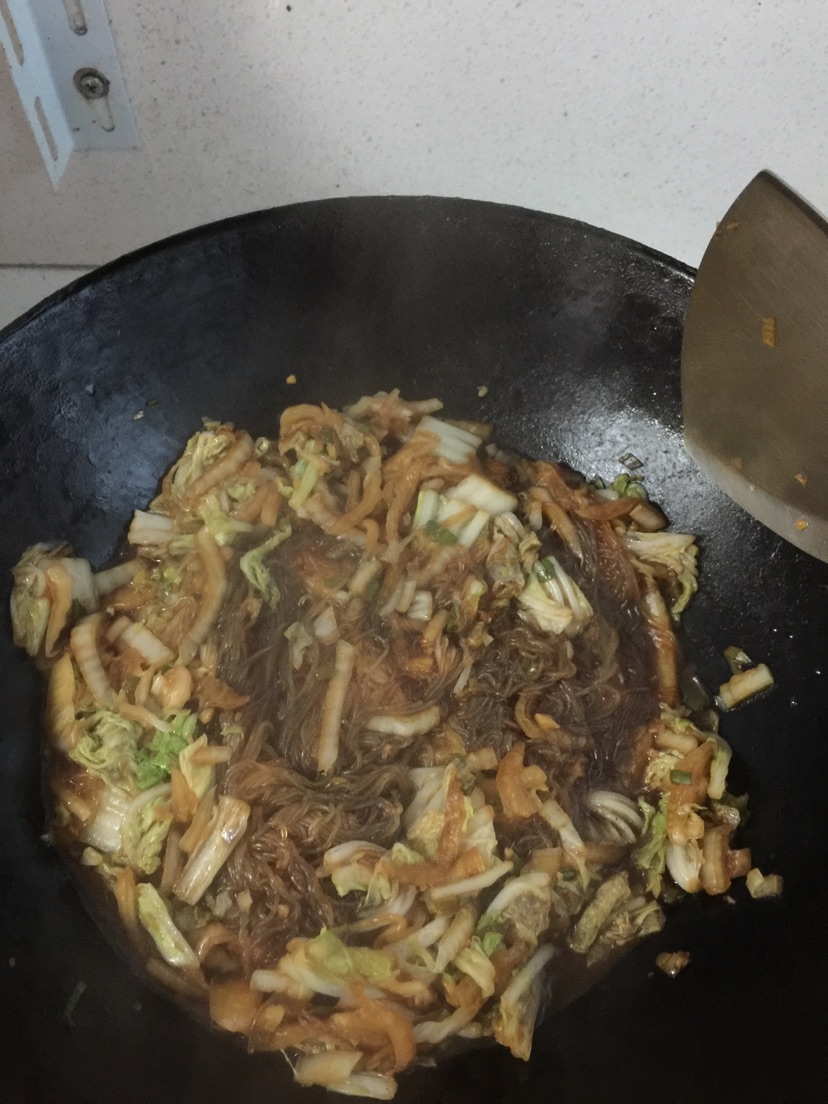 简单白菜素炒粉丝的做法图解8