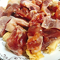 腊鸡腿蒸豆皮结的做法图解3