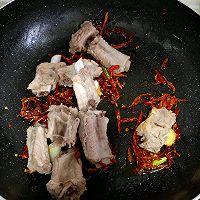辣炒排骨的做法图解5