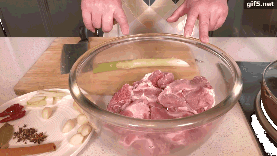 东北酱骨头，不炒酱也能做出酱香浓郁的肉肉的做法图解1