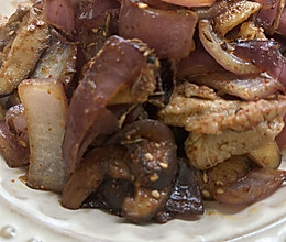 洋葱肉片香菇孜然炒的做法