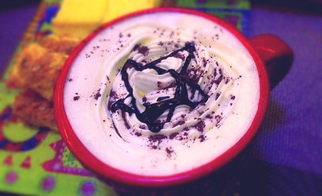 冬日巧克力牛奶热饮