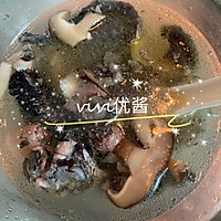 山药香菇乌骨鸡汤的做法图解4