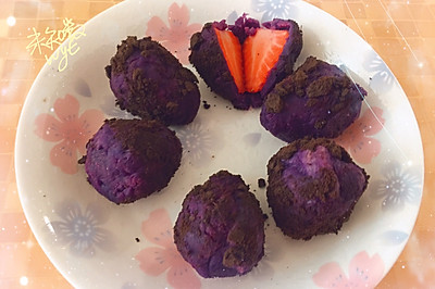 草莓紫薯又有新吃法！据说叫草莓大福？