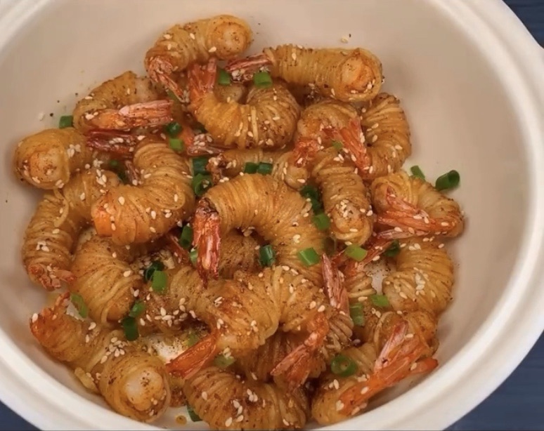 Shrimp base, shrimps with various noodles