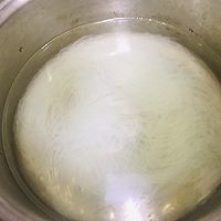 泡椒酸菜鸡蛋米线的做法图解13