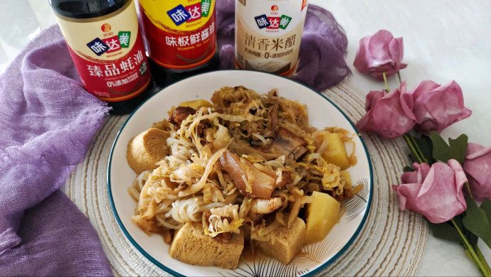 猪肉排骨烩酸菜