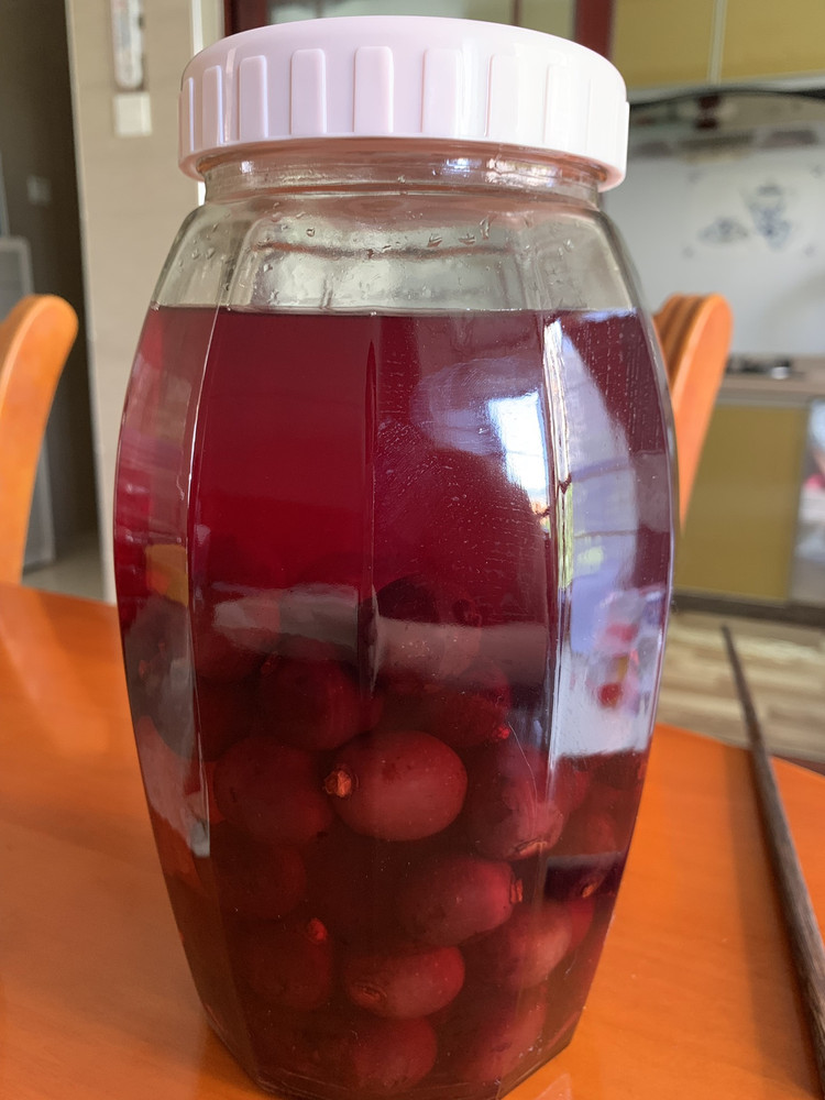 胭脂果酒的做法