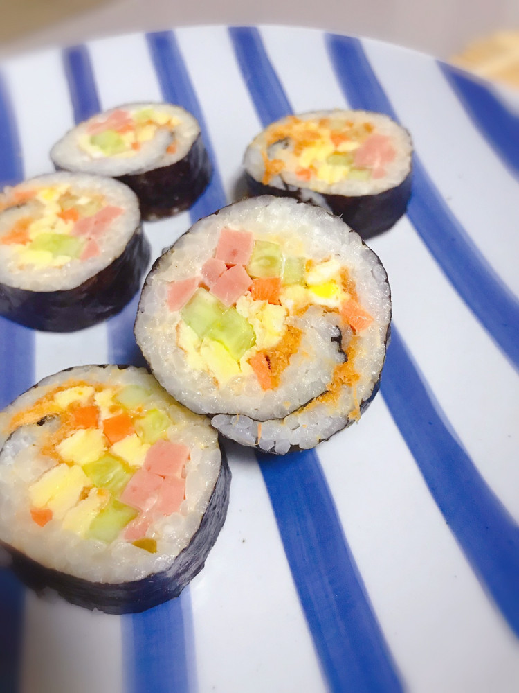 卷一卷切一切的简单寿司，紫菜包饭的做法