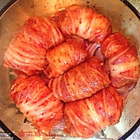 炖泡菜——辣白菜肉卷的做法图解8