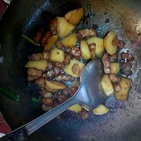 红烧肉炖土豆的做法图解7