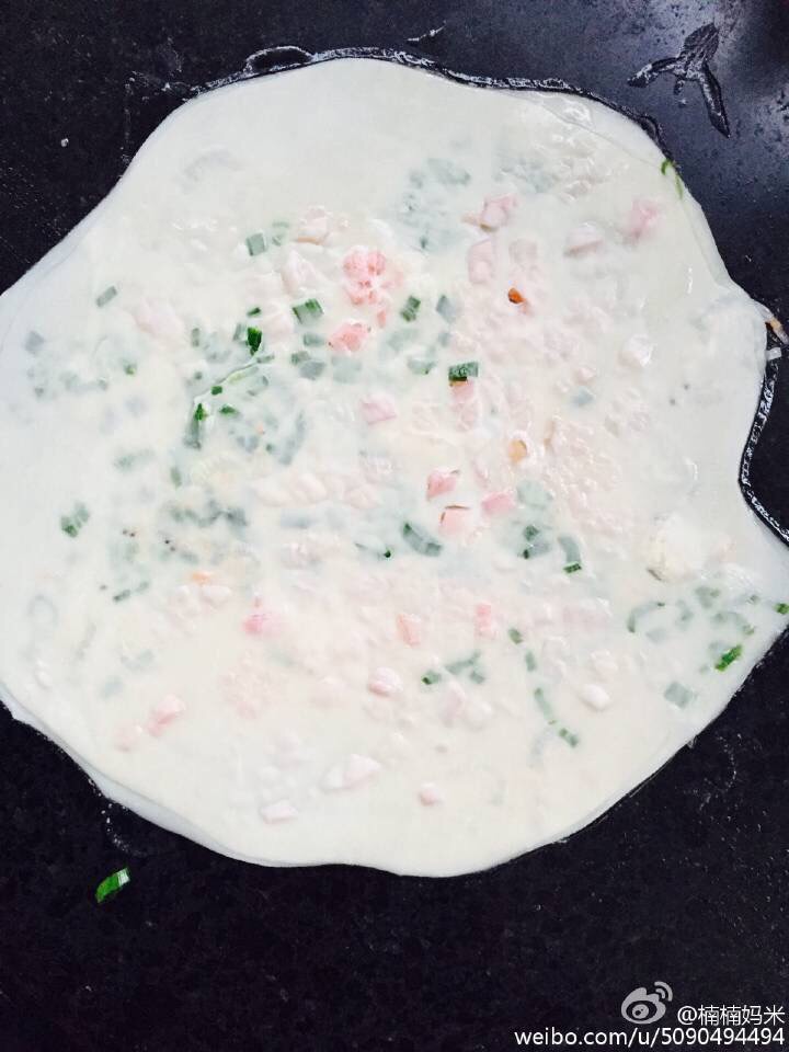 饺子皮火腿葱油饼的做法图解2