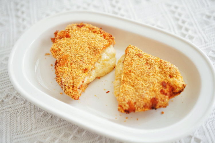 金黄酥脆的爆浆鸡排，咬一口满满的芝士的做法