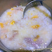 黄金皮蛋瘦肉粥的做法图解9