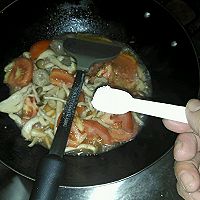 蟹味菇番茄牛肉丸煲的做法图解6