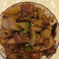 白萝卜烧猪脚的做法图解1