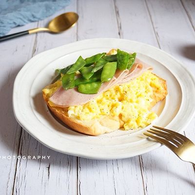 美式火腿蛋多士 简单快手低脂营养早餐美式炒蛋吐司片