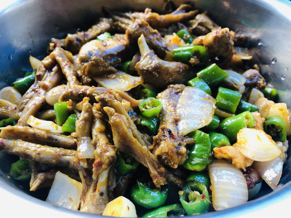 干锅糯香鸭掌