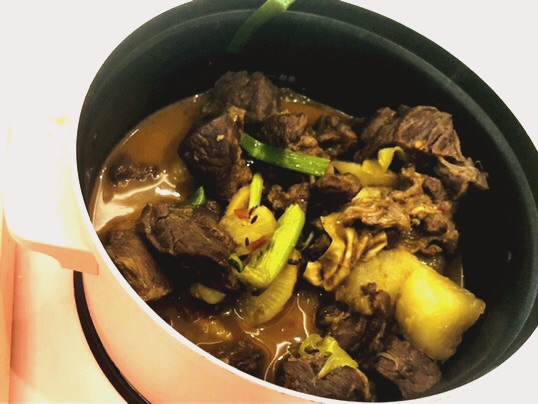红焖羊肉一 拉条子的做法