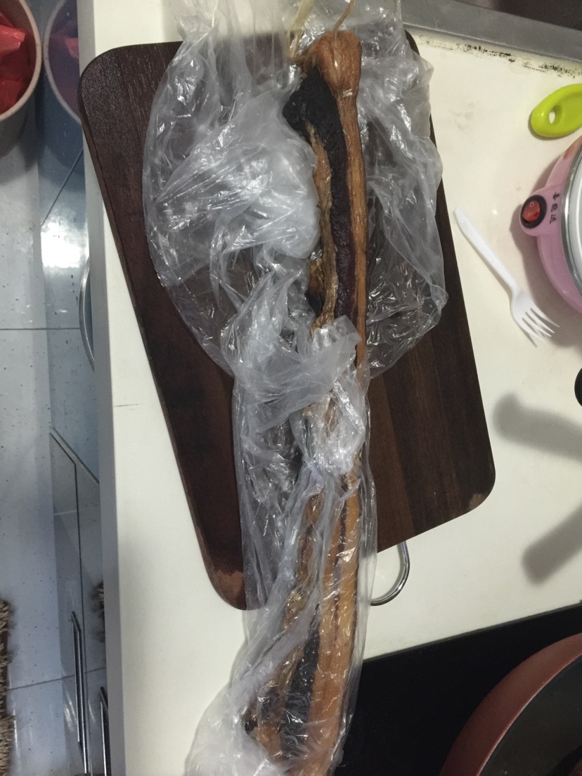 腊肉炒荷兰豆的做法图解1