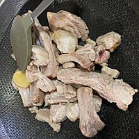 江南风味 秘制红烧肉炖蛋 加了油豆腐的做法图解5