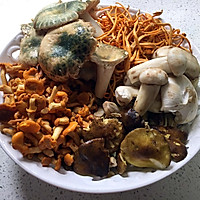 野生菌火锅的做法图解3