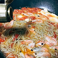 北极虾番茄荞麦面汤 快手营养早餐#福临门暖冬宴幸福面#的做法图解8
