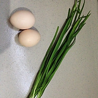 韭菜煎蛋饼的做法图解1