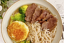 #春日露营#煎蛋牛肉面的做法