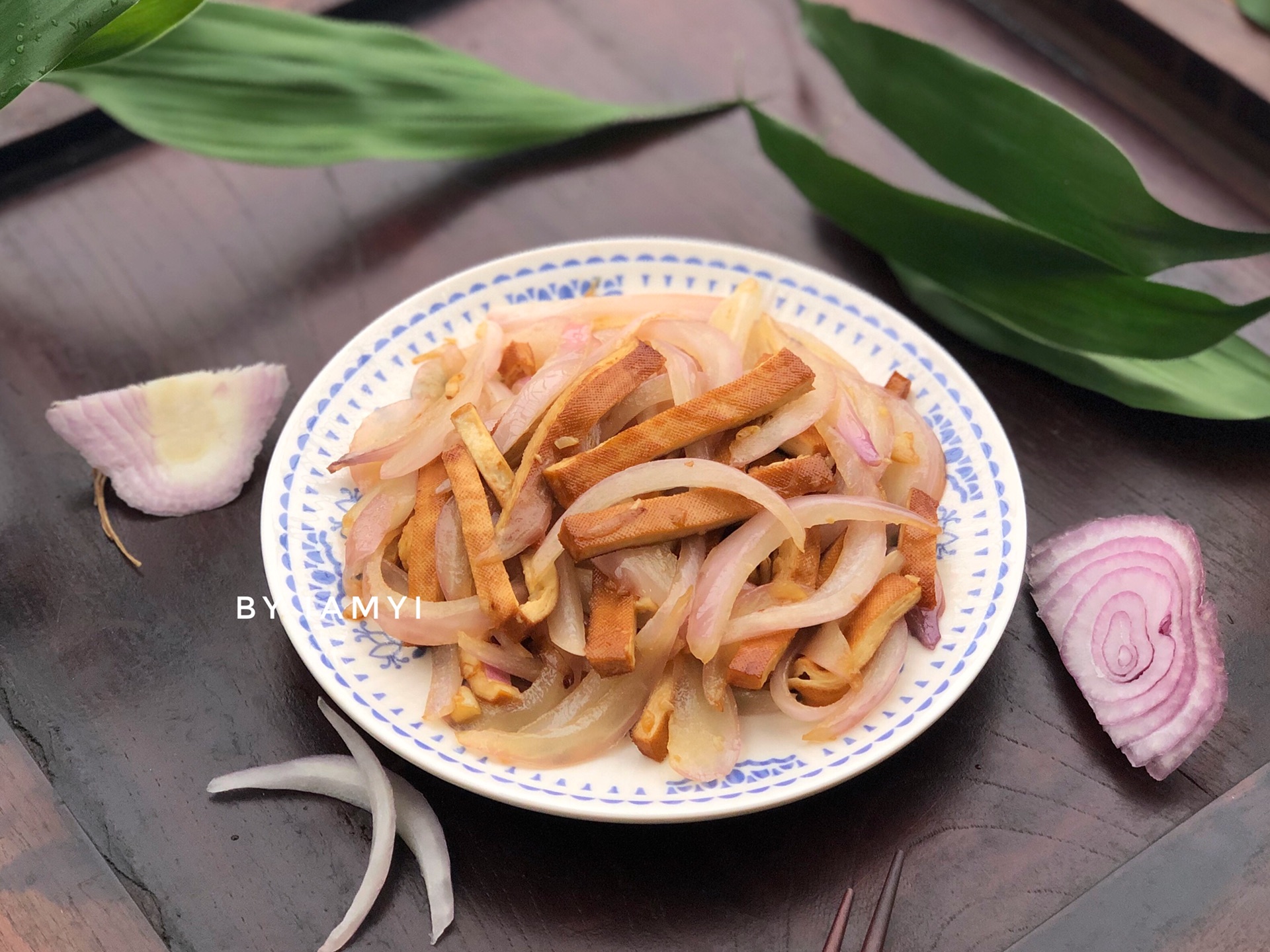 Fried dried onion