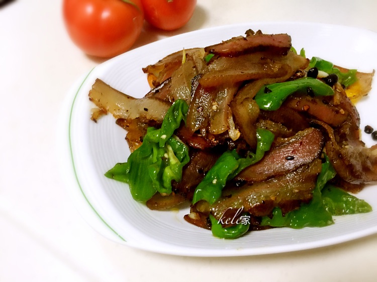 青椒炒腊肉的做法图解6