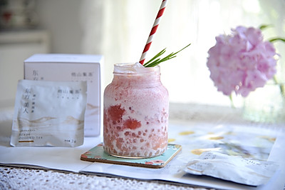 美莓椰香冰奶茶