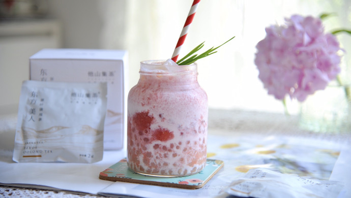 美莓椰香冰奶茶