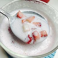 草莓奶昔。牛奶版的做法图解5