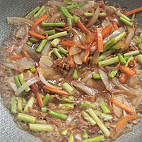 蒜苔油炸豆腐丝（海鲜味：鱿鱼丝）的做法图解8