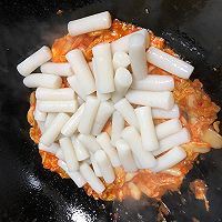 泡菜炒年糕的做法图解4