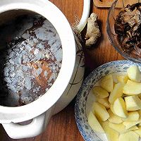 肉蘑炖牛肉的做法图解3