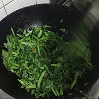 茼蒿炒墨鱼的做法图解4