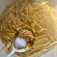 #家乡年味 鲜才够味#卤牛肉炒土豆丝的做法图解5